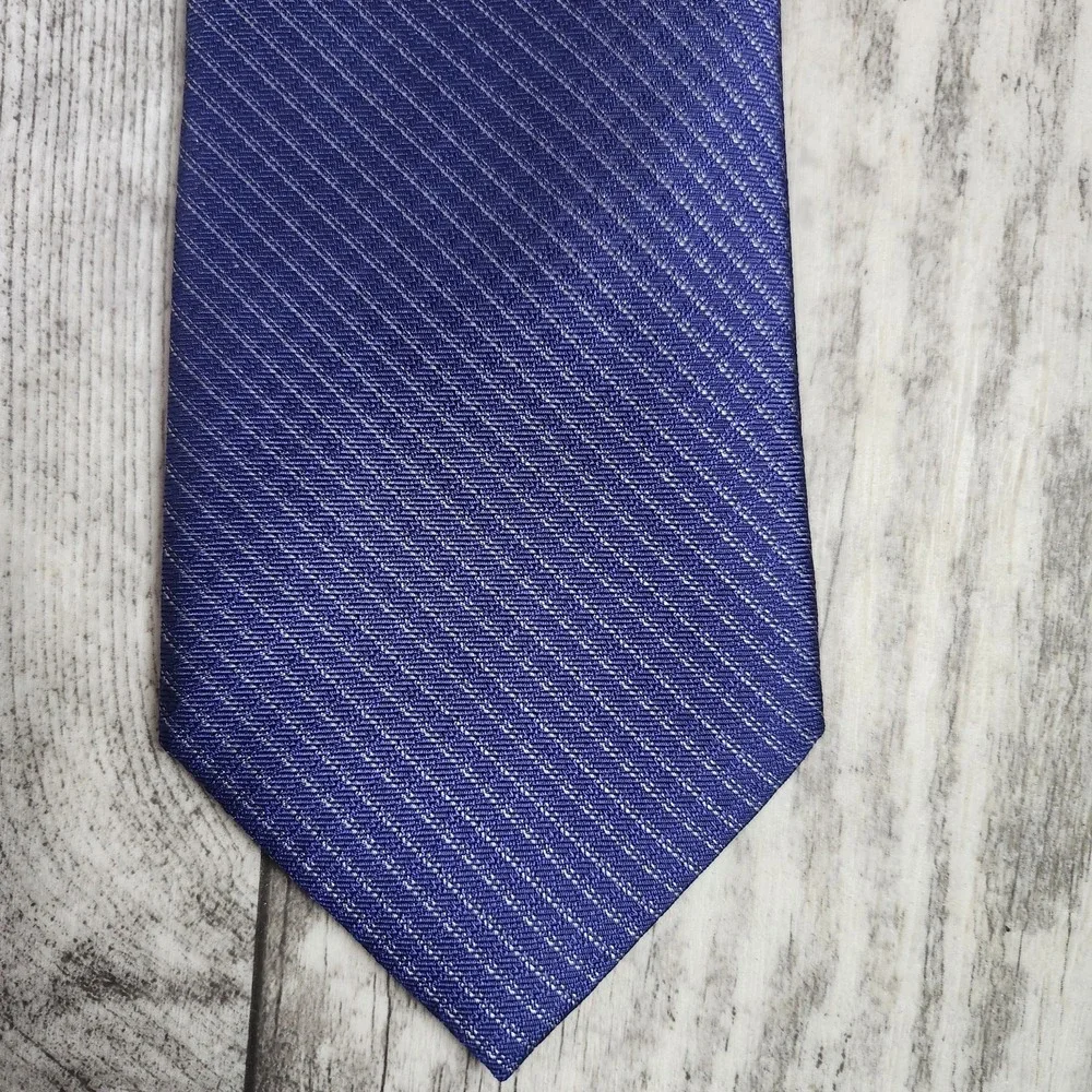 Calvin Klein Classic Length Blue Patterned‎ Men's Tie Silk